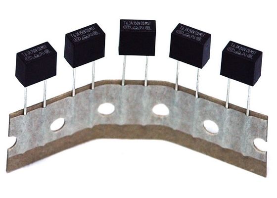 Rode de slag Micro- van Fosfor Vrije Vierkante Pastic Langzame Zekering 100mA-6.3A 8.4x7.2x4.0mm met Voltageclassificatie 125V 250V 300V 350V