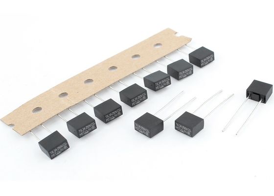 Rode de slag Micro- van Fosfor Vrije Vierkante Pastic Langzame Zekering 100mA-6.3A 8.4x7.2x4.0mm met Voltageclassificatie 125V 250V 300V 350V