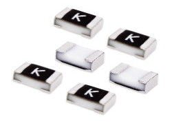 1.6x0.8x0.8mm CQ06LF Type zet Ceramische Zekering 0603 van de Patroonspaander 3 Ampère 32Vdc Snelle Acterenoppervlakte Zekering op