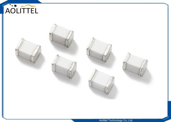 Oppervlakte 1206 zet 2-elektrode Geregelde Ceramische de Buisgdt 3216 350V 500A 3.2x1.6x1.6mm van de Gaslossing op